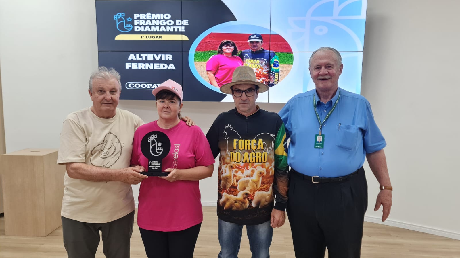 Coopavel premia os melhores avicultores de 2024