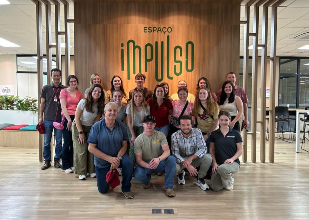 Coopavel recebe alunos de universidade do Iowa