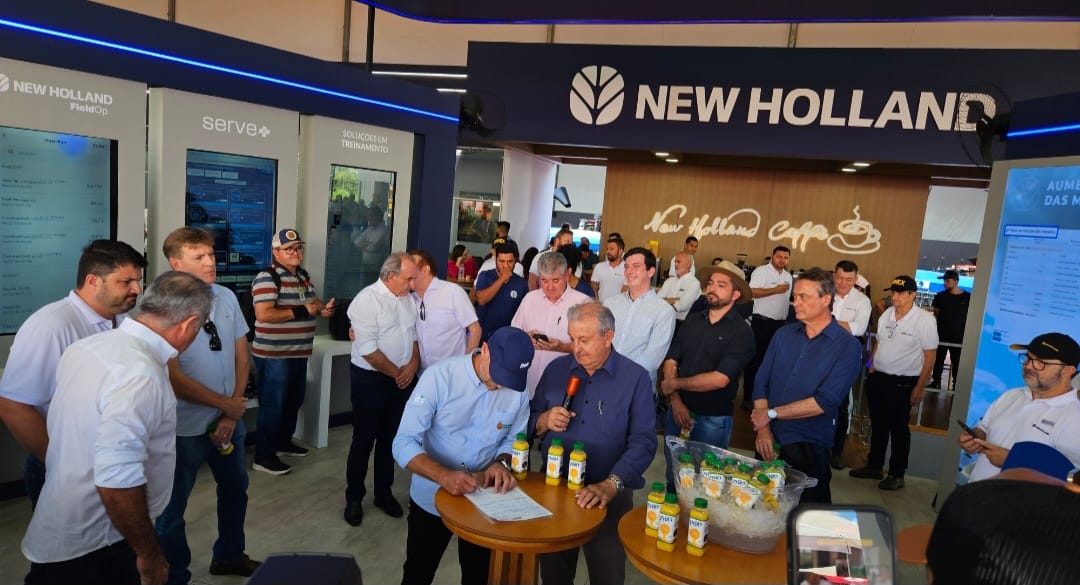 Empresa fecha compra de 50 tratores no Show Rural