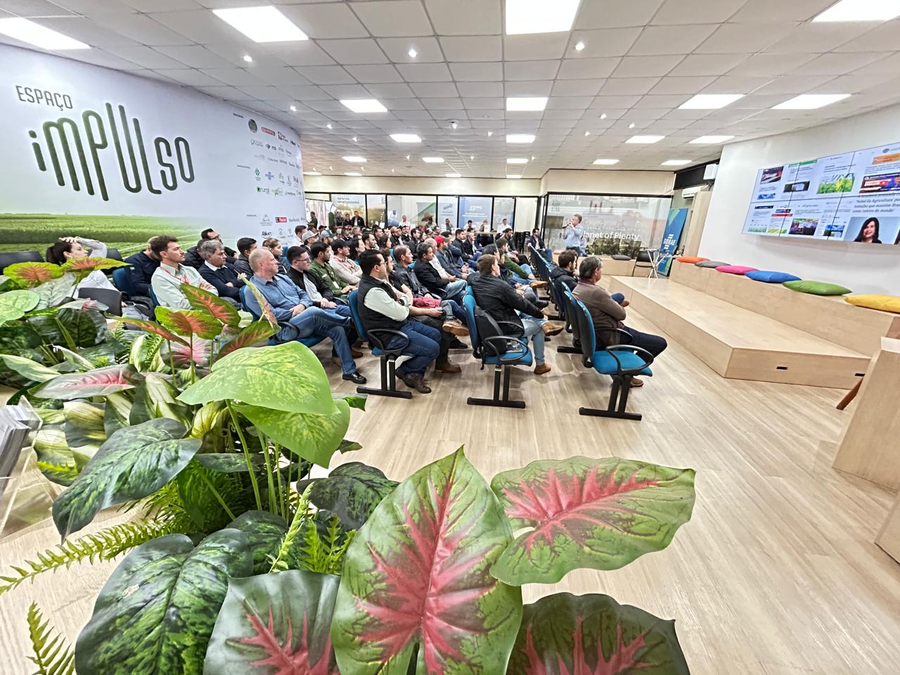 Evento impulsiona inovação e conhecimento à agricultura