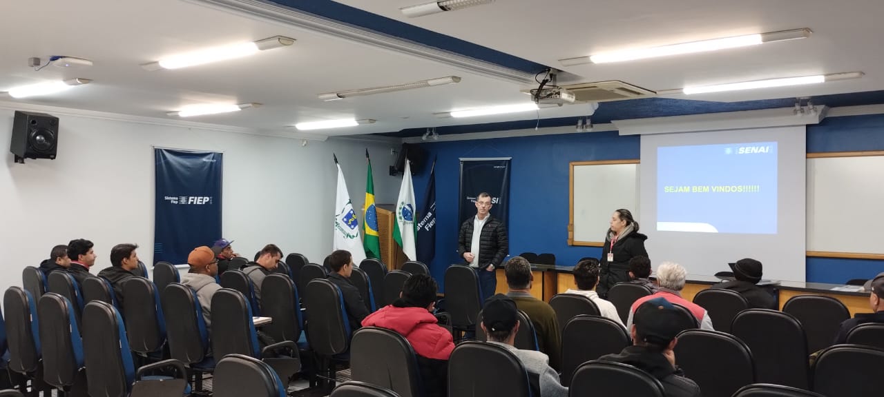 Parceria formará 35 funcionários no curso técnico de eletromecânica