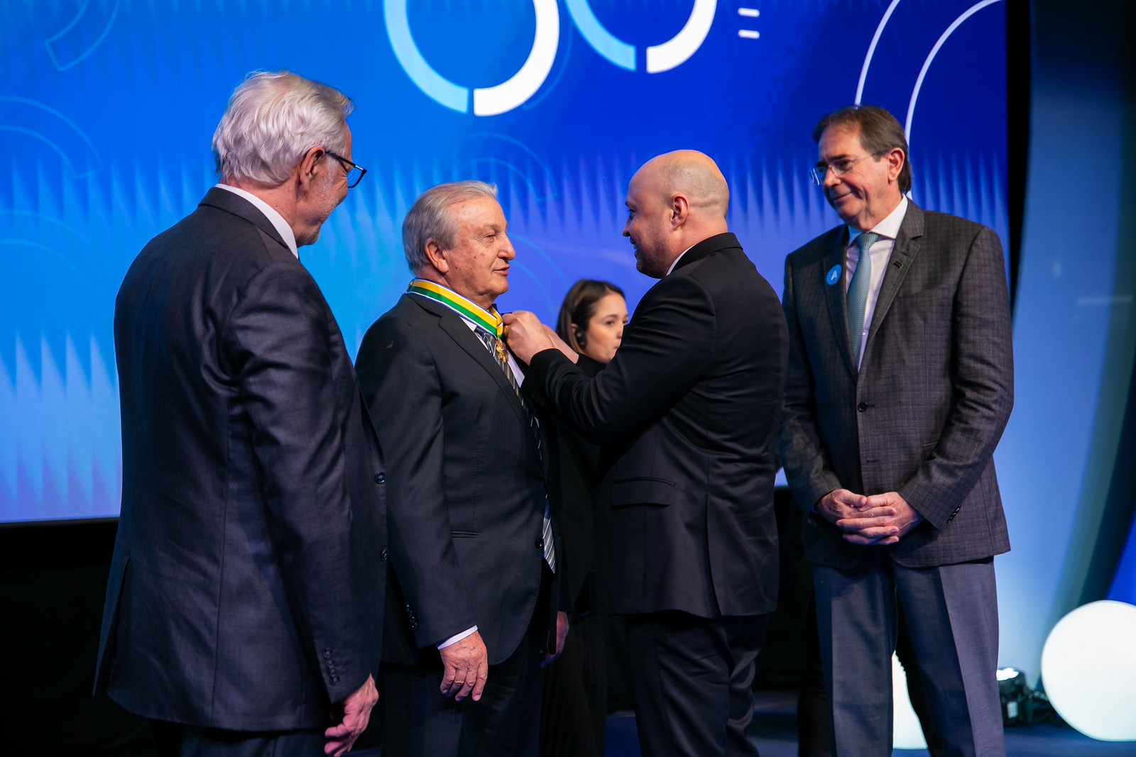 Dilvo recebe Medalha do Mérito Industrial nos 80 anos da Fiep