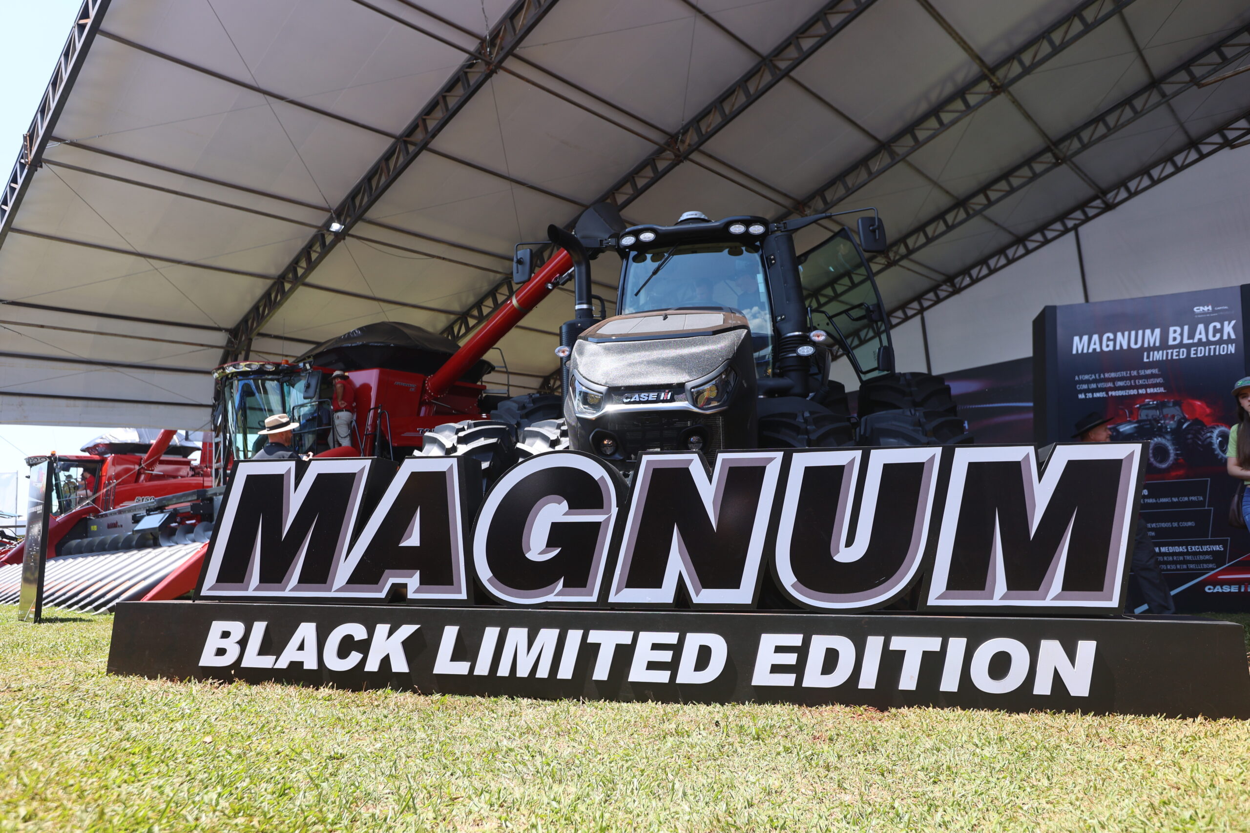 <strong>Magnum Black Limited Edition é destaque da Case IH na Coopavel</strong>