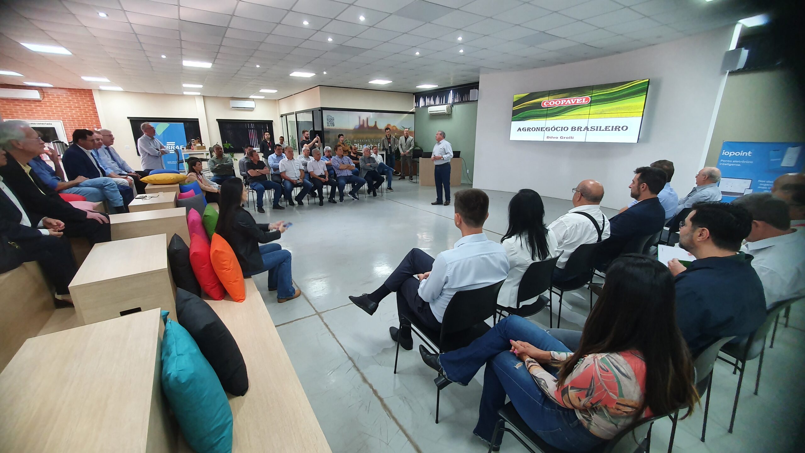 Café com Pitoco: Dilvo Grolli e Simeão falam de inovação e empreendedorismo