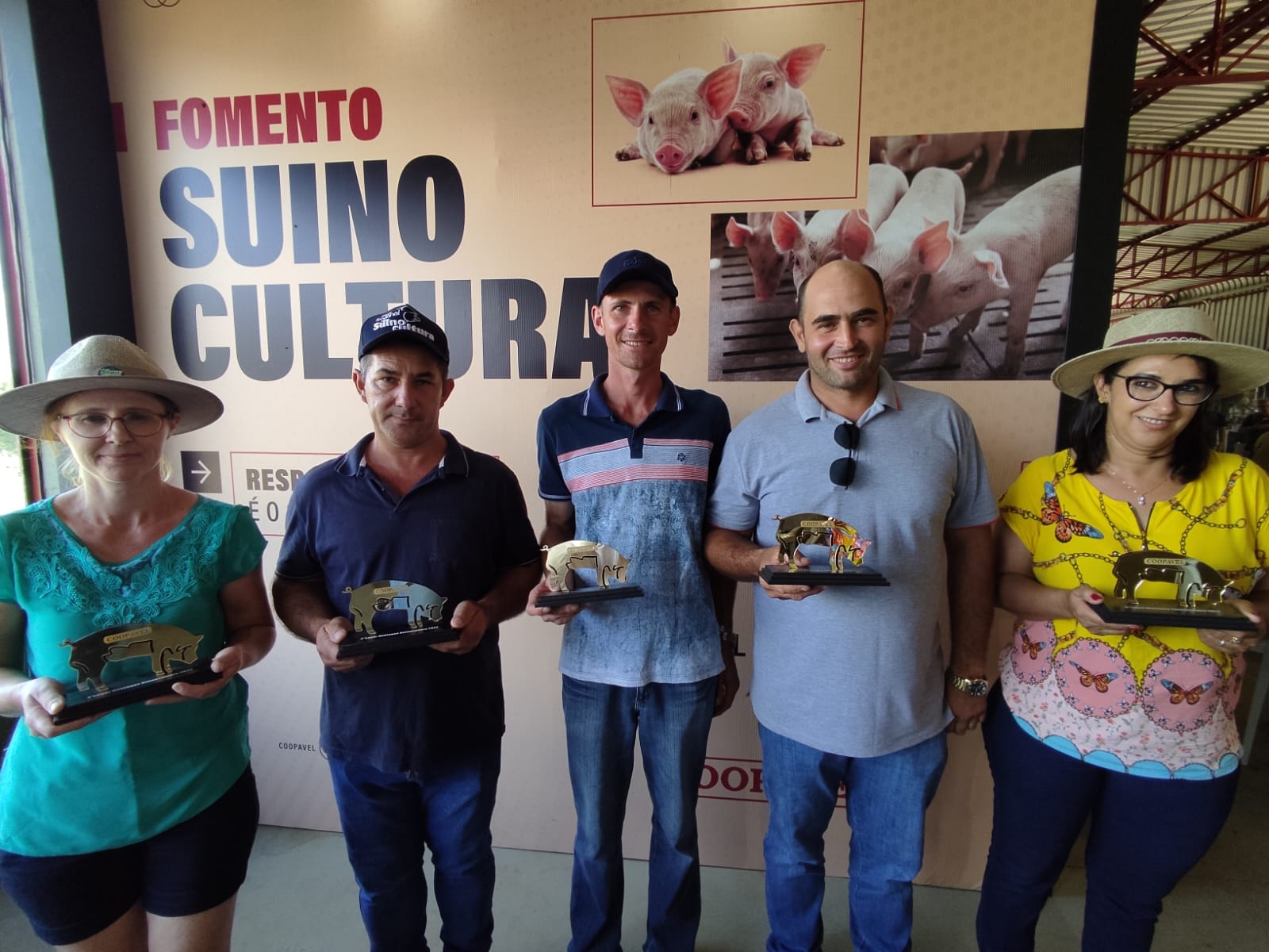 Coopavel premia melhores suinocultores de 2022